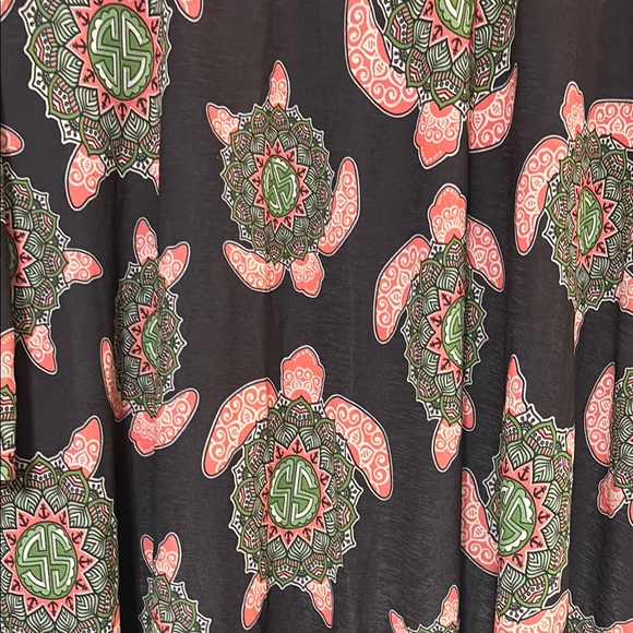 Turtle pattern swim coverup- Black and Pink - Picture 3 of 6